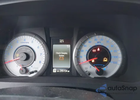 2015 Toyota Sienna Se 8 Passenger from USA, damaged, VIN 5TDXK3DC8FS555248